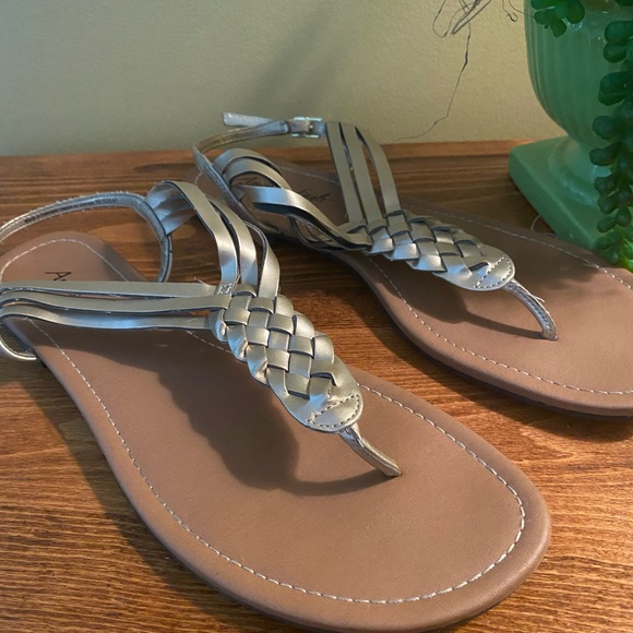 American Eagle Outfitters Shoes - American Eagle Outfitters Flat Sandals, size 11